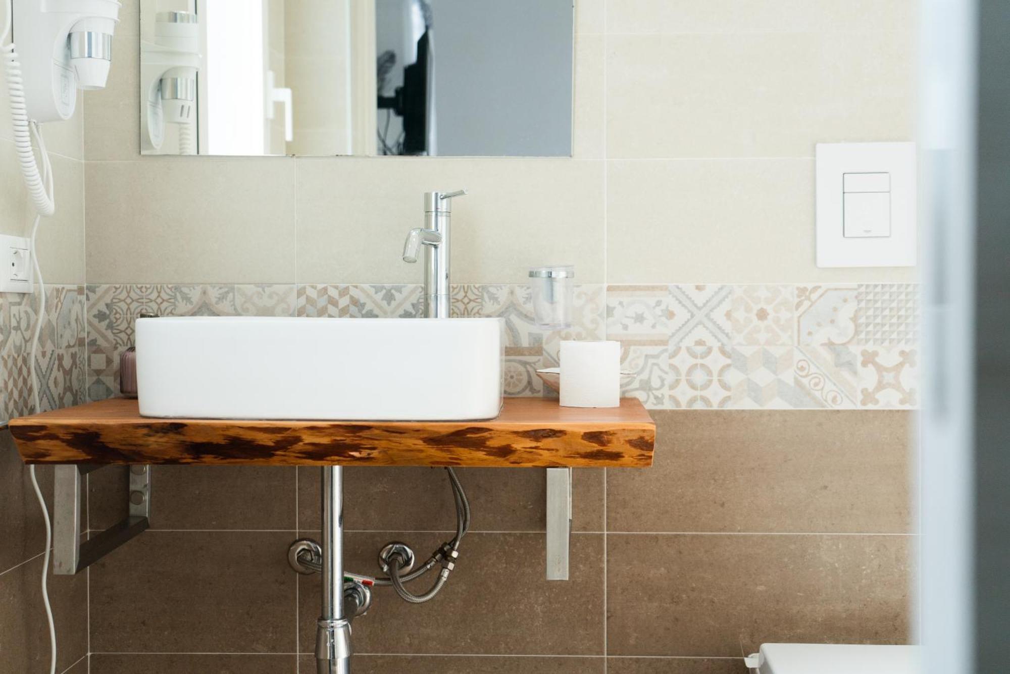 Ponente & Maestro Rooms Фавиняна Екстериор снимка